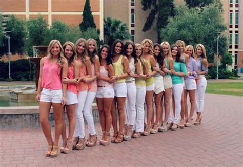 13 cute pictures to take with your sorority sisters sorority sisters