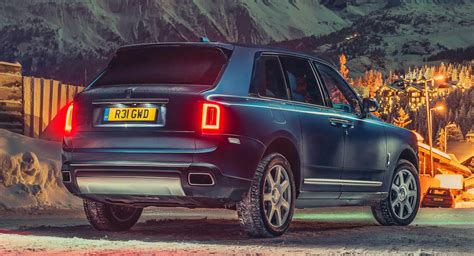 rolls royce takes cullinan  french alps invites buyers