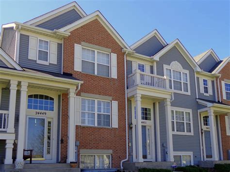 townhomes condos  sale  naperville illinois august
