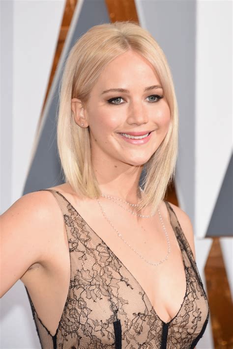 You Ve Got To See Jennifer Lawrence S New Hair Color Glamour