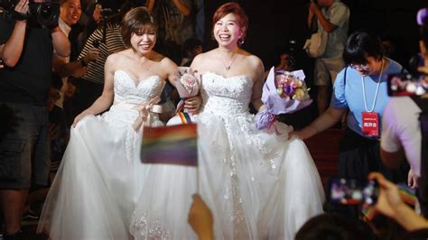 taiwanese same sex couples wed at vibrant banquet nz