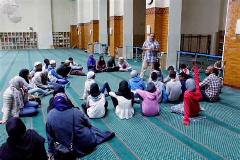 Swedish Muslim School Slammed For Segregation By Sex — Rt