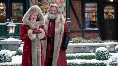 christmas chronicles 2 review hawn and russell make the
