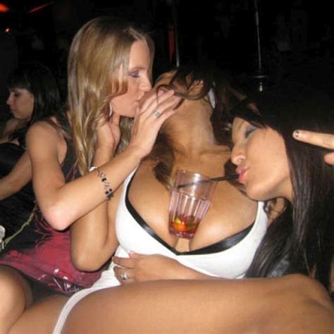 Girls Partying With Other Girls 39 Pics