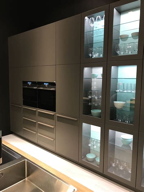 Glass Kitchen Cabinet Doors And The Styles That They Work Well With