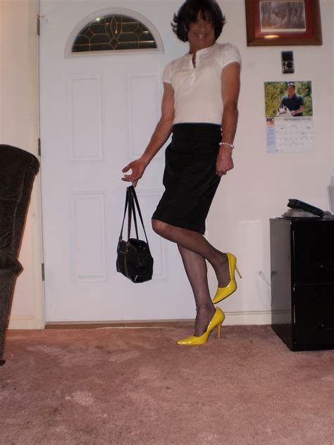 Maid Diane S Sissy Blog Yellow Sissy High Heels Sissy Feminization