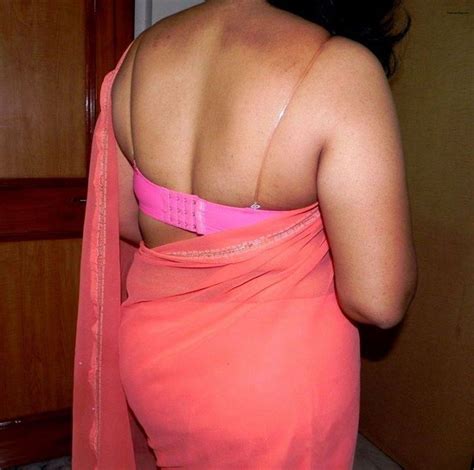 sexy pink saree bhabhi showing boobs 26