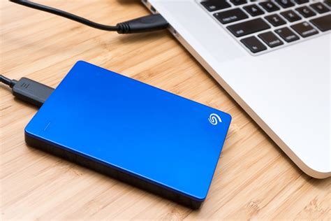 seagate external hard drive  showing      geekomad