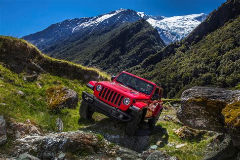 jeep wrangler arrives  upgraded tech   special editions