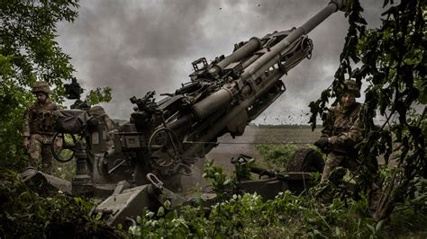 powerful american artillery enters  fight  ukraine   york times