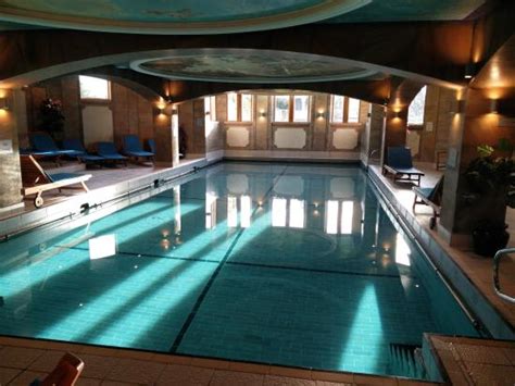 adult  victorian spa picture  crieff hydro hotel  resort