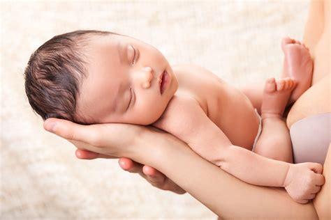 babies  reduced pain response  skin  skin contact earthcom
