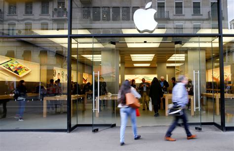 apple store  zuerich wegen ueberhitztem iphone akku evakuiert der spiegel