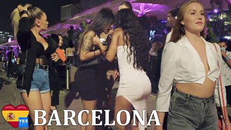 barcelona nightlife district spain  full  trends