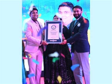 mukul agrawal sets guinness world record   largest financial investment conclave attended