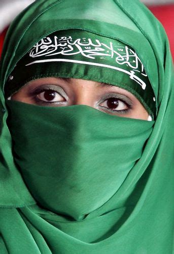 the 25 best niqab ideas on pinterest arabian nights costume arab fashion and niqab eyes