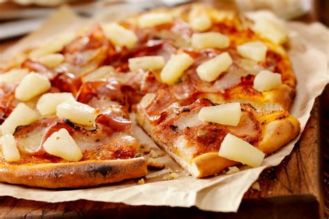 pizza makers chefs pineapple pizza debate  daily dish