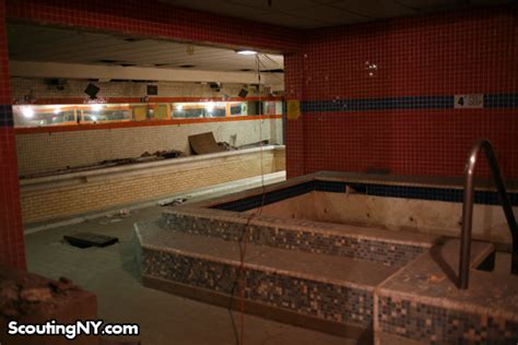 The Secret Pool In The Woolworth Building Scouting Ny