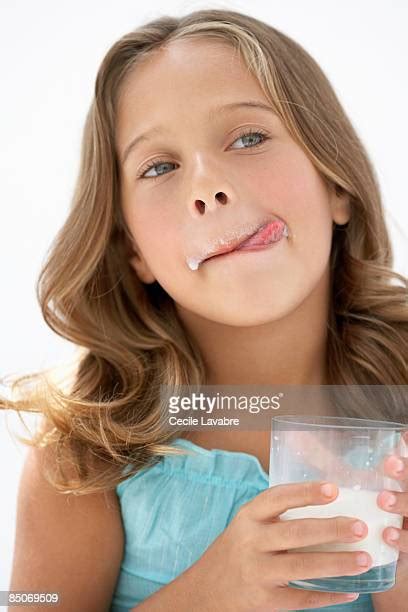 lip licking photos et images de collection getty images