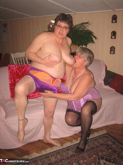 girdlegoddess and mistress sue are so sexy together im wearing a pichunter