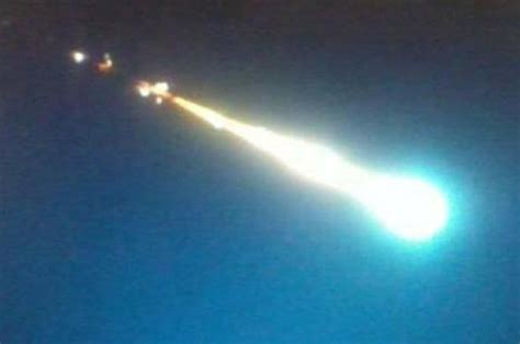blinding fireball meteor caught on cctv as it shoots across night sky daily star