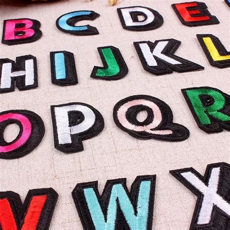 strijk embleem gekleurd  stuks alfabet letters stof applicatie geborduurd bolcom