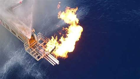 China Discovers Combustible Ice From The Sea Shores Of
