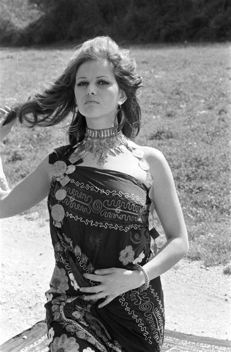 claudia cardinale 24 femmes per second page 3