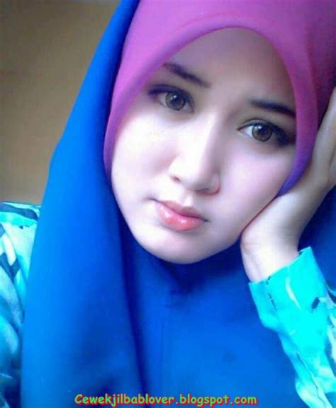 indonesian cute hijab girl pictures september