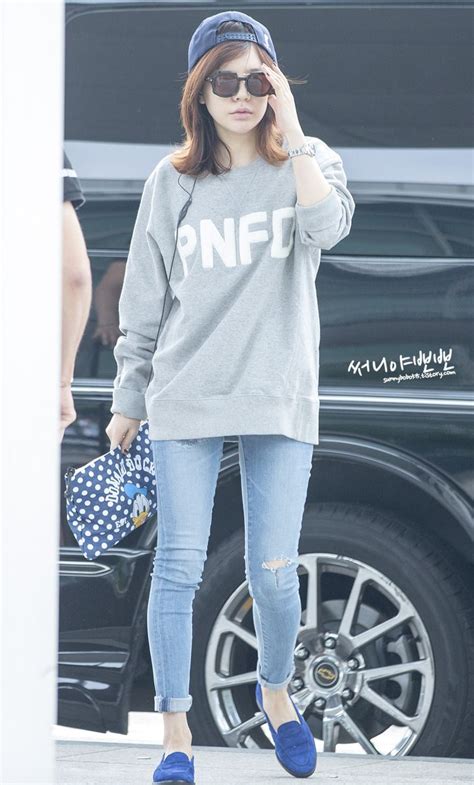 snsd sunny airport fashion a simple comfortable but