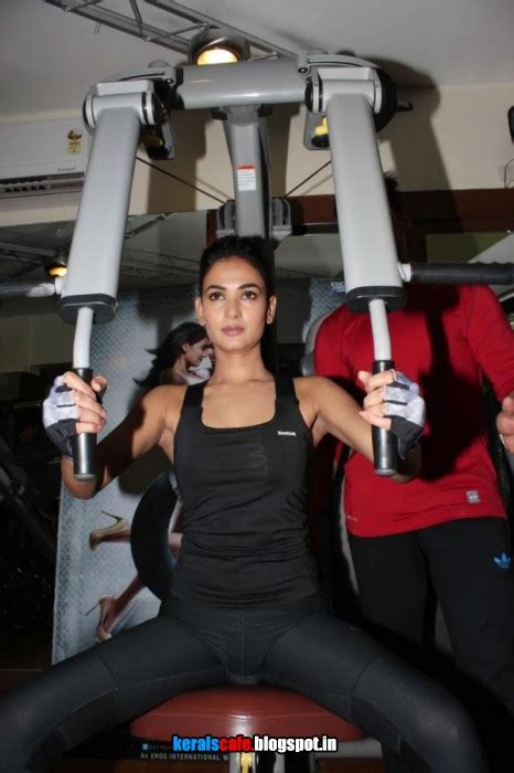 Sonal Chauhan Gym Workout Hot Gallery Kerals Cafe