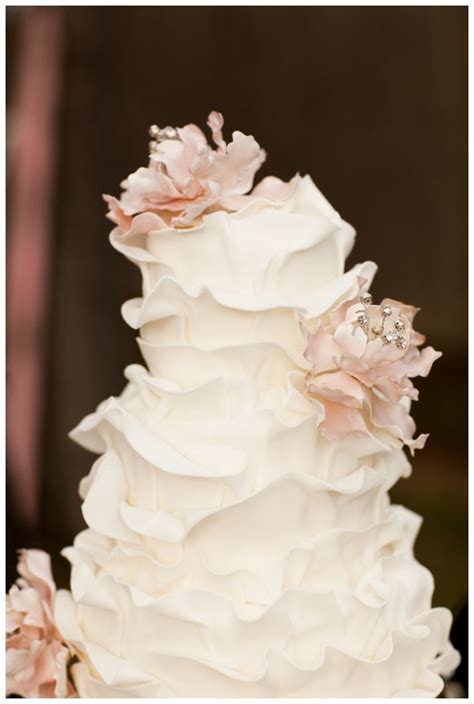 ombre ruffle wedding cake wonders