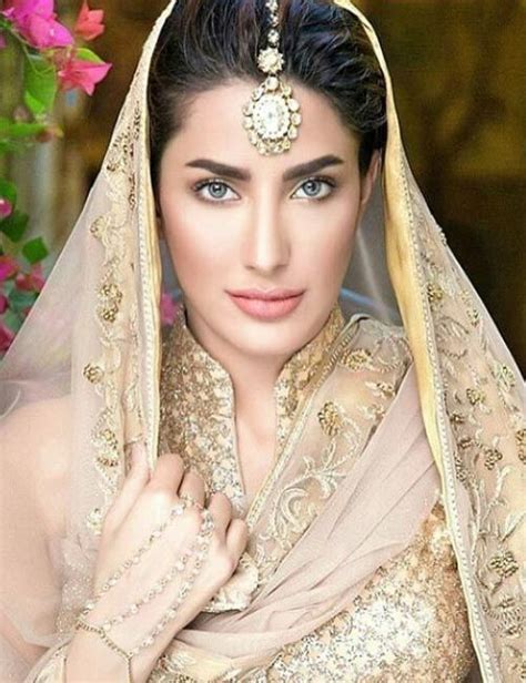 26 Most Beautiful Pakistani Women Pictures – 2024 Update Pakistani
