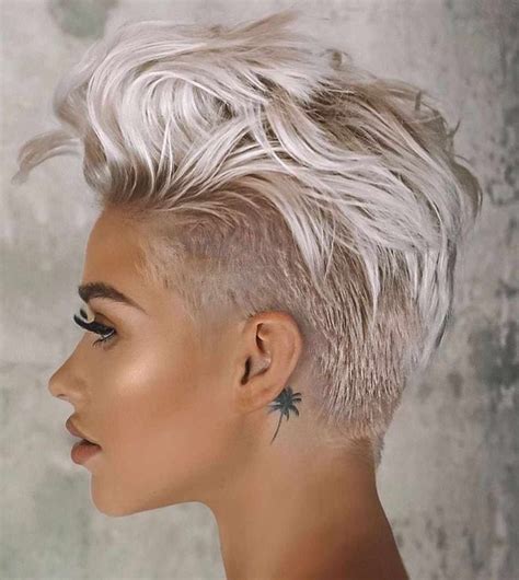 30 Roaring And Attractive Short Hairstyles 2020 Haircuts And Hairstyles