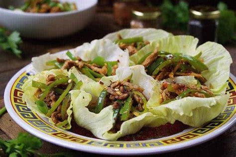 11 whole30 lettuce wrap recipes from chicken to beef forget the tortilla