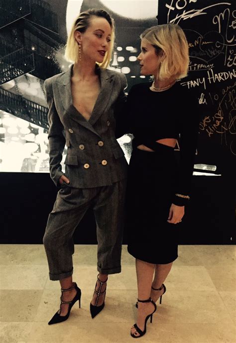 Kate Mara And Olivia Wilde Candid Photo Celeblr