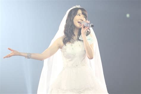 [photo] akb48 s yuki kashiwagi holds large scale solo concert in cute wedding dress japanese