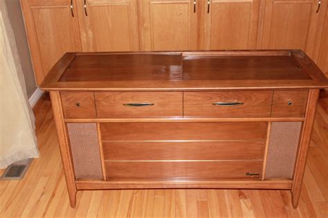 finds retro mid century magnavox stereo console sold