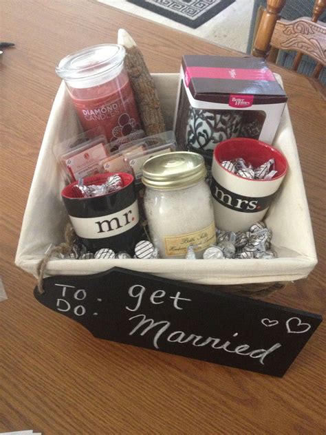 Bridal Shower T Basket For The Bride You Dont Know Too Well Or The