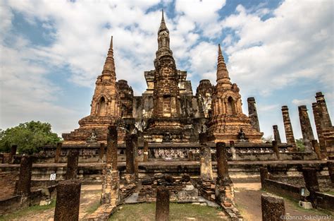 visual journey   historical ruins  sukhothai  thailand