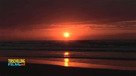 ondergaande zon west aan zee wwwterschellingfilmnl youtube