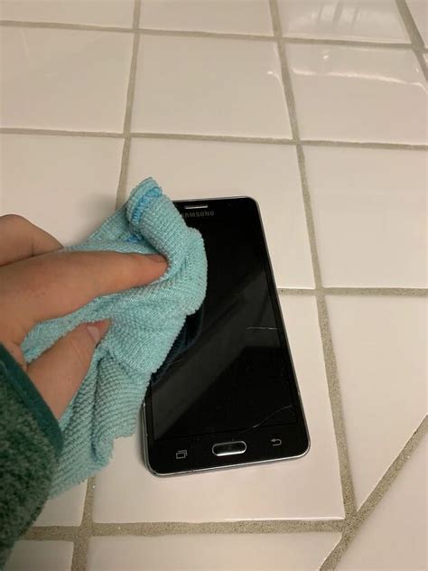 clean  sanitize  cell phone screen clean phone screen