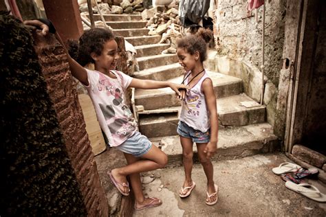 brazil slum girl selling bobs and vagene
