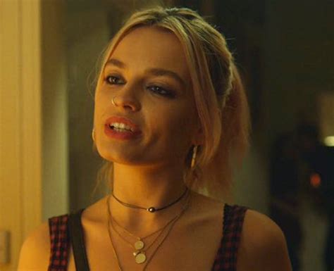 Is Emma Mackey Related To Margot Robbie Emma Mackey 13