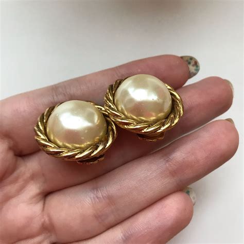 elegant vintage carolee clip  earrings  pearl  internet magazine