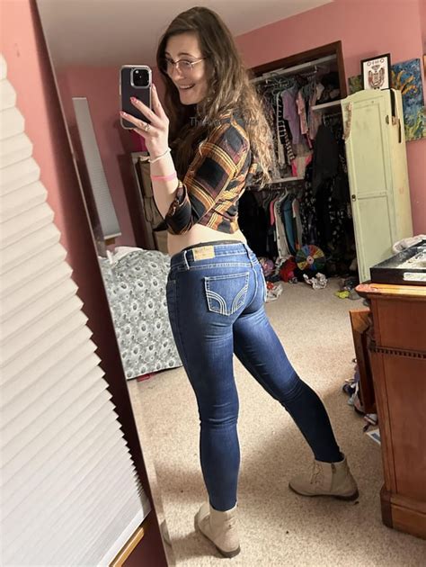 something about levi s 😉 r cuteassesinjeans