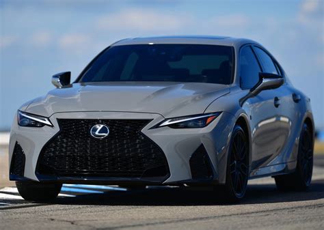 lexus    sport performance launch edition debuts automacha