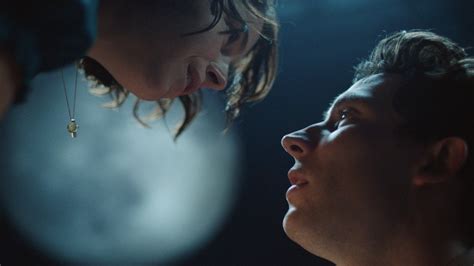 jessie buckley and josh o connor star in a ‘romeo and juliet uniquely