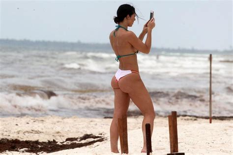 Model Hope Beel Bikini Figure In Mexico Scandal Planet