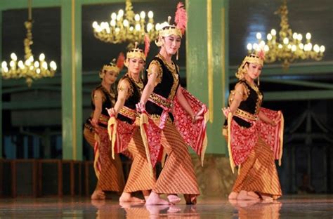 Tari Serimpi Tarian Klasik Jogjakarta Cultural Dance Holiday